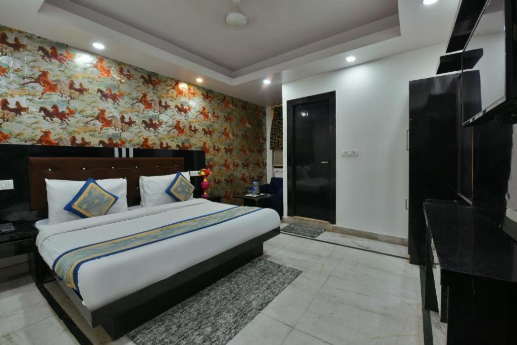 Hotel Shiva International Near By Igi Airport 뉴델리 외부 사진