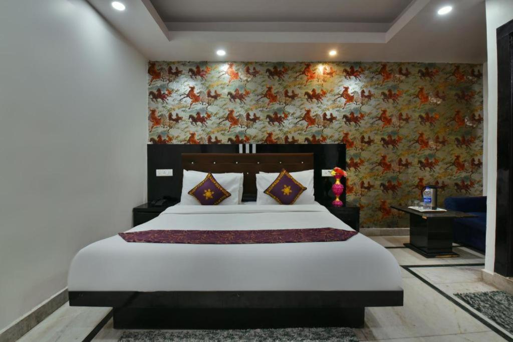 Hotel Shiva International Near By Igi Airport 뉴델리 외부 사진