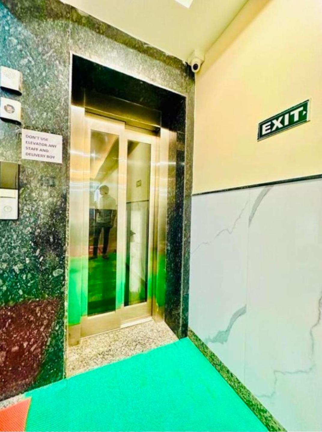 Hotel Shiva International Near By Igi Airport 뉴델리 외부 사진