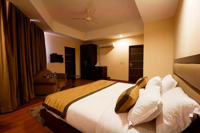 Hotel Shiva International Near By Igi Airport 뉴델리 외부 사진